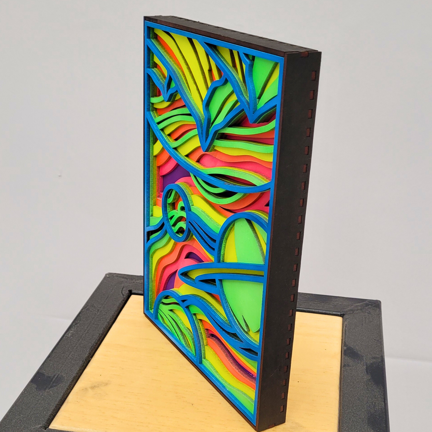 Cuadro Decorativo Multicapa en MDF - Ventana al Espacio Exterior en Colores Neón - 55 x 40 cm (copia)